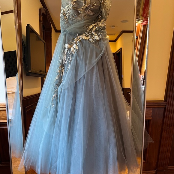 REEM ACRA RUNWAY Evening Gown- 2022 Classic Glamour Collection - Picture 5 of 13